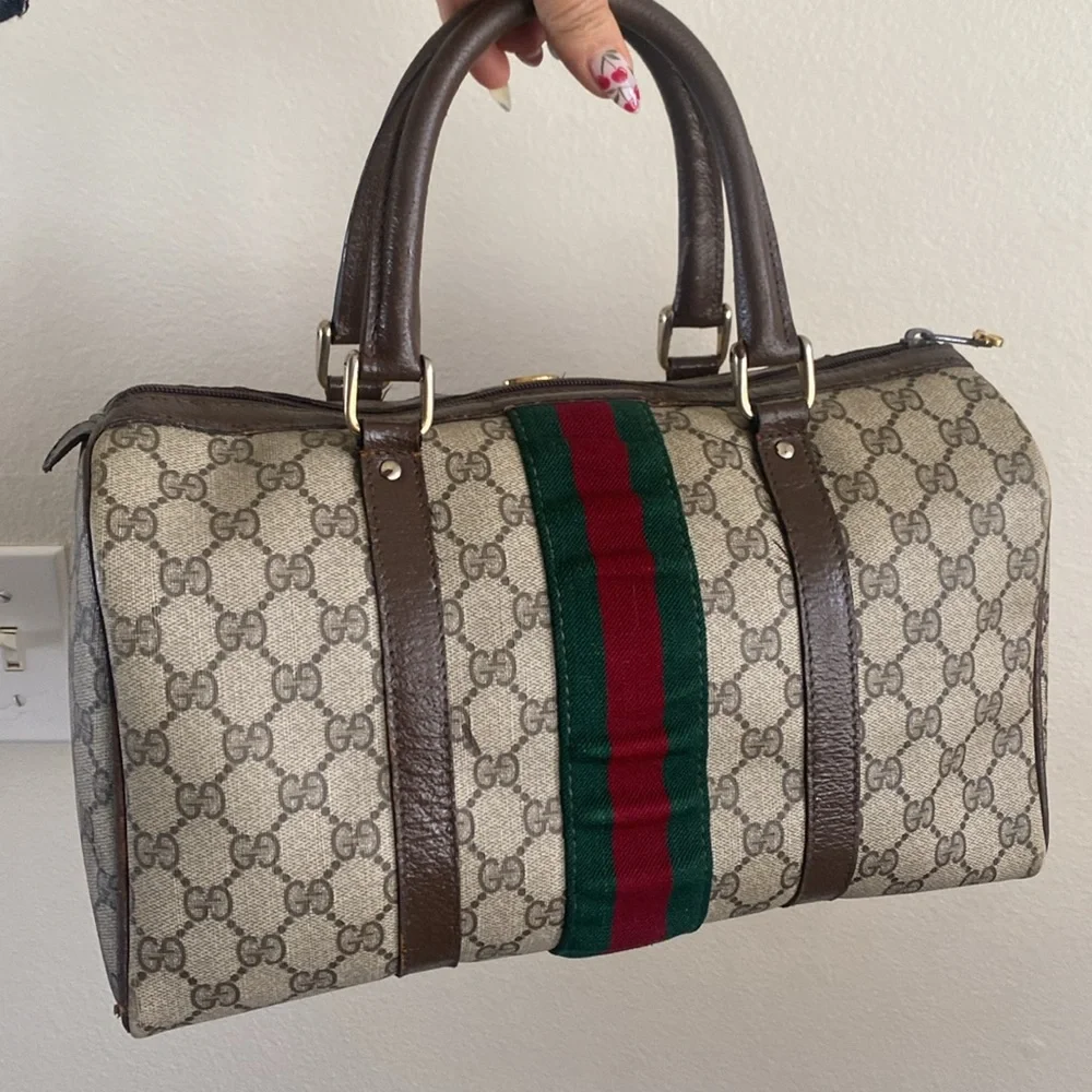 Authentic Gucci Boston Handbag with Cherryline - Picture 4 of 16